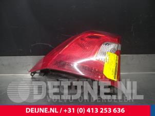 Gebrauchte Rücklicht links Volvo S60 II (FS) 2.4 D5 20V AWD Preis € 50,00 Margenregelung angeboten von van Deijne Onderdelen Uden B.V.