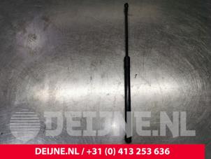 New Rear gas strut, left Volvo XC90 I 2.5 T 20V Price € 42,35 Inclusive VAT offered by van Deijne Onderdelen Uden B.V.