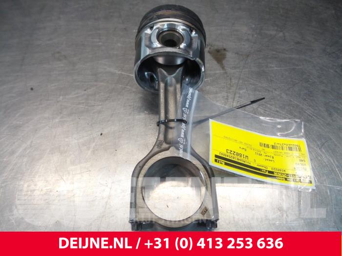 Begagnade Kolv Volvo S40 (MS) 1.6 D2 Pris € 75,00 Marginaltabell erbjuds av van Deijne Onderdelen Uden B.V.