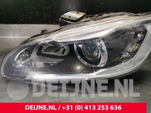 Używane Reflektor lewy Volvo S60 II (FS) 1.6 DRIVe,D2 Cena € 450,00 Procedura marży oferowane przez van Deijne Onderdelen Uden B.V.