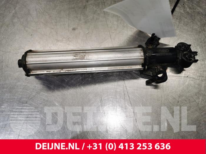 Używane Spryskiwacz reflektorów Volvo S60 II (FS) 1.6 T3 16V Cena € 40,00 Procedura marży oferowane przez van Deijne Onderdelen Uden B.V.