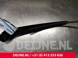 Used Rear wiper arm Volvo XC60 I (DZ) 2.4 D5 20V AWD Price € 20,00 Margin scheme offered by van Deijne Onderdelen Uden B.V.
