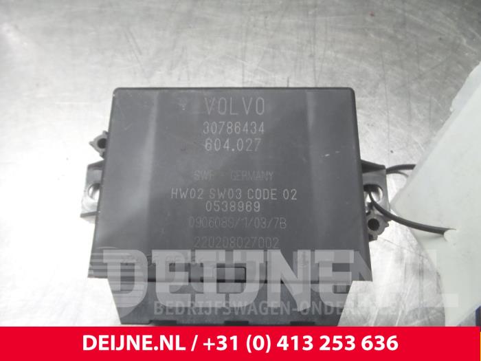 Usados Módulo PDC Volvo C70 (MC) 2.5 T5 20V Precio € 50,00 Norma de margen ofrecido por van Deijne Onderdelen Uden B.V.