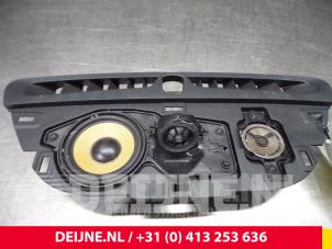 Używane Glosnik Volvo XC90 II 2.0 T8 16V Twin Engine AWD Cena € 250,00 Procedura marży oferowane przez van Deijne Onderdelen Uden B.V.