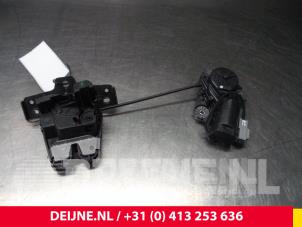 Used Tailgate lock mechanism Volvo XC90 II 2.0 T8 16V Twin Engine AWD Price € 100,00 Margin scheme offered by van Deijne Onderdelen Uden B.V.