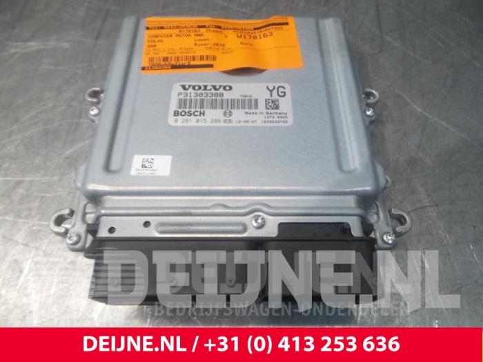 Used Engine management computer Volvo S60 II (FS) 2.0 D3 20V Price € 60,00 Margin scheme offered by van Deijne Onderdelen Uden B.V.