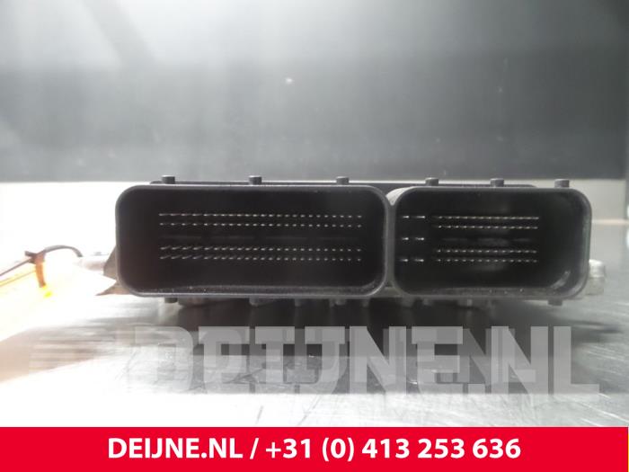 Engine management computer from a Volvo S60 II (FS) 2.0 D3 20V 2013