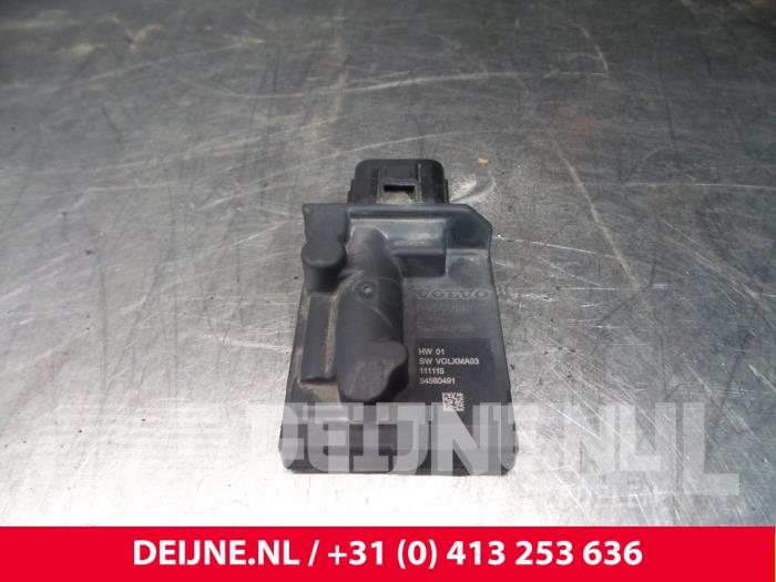 Używane Modul (rózne) Volvo XC90 II 2.0 T8 16V Twin Engine AWD Cena € 120,00 Procedura marży oferowane przez van Deijne Onderdelen Uden B.V.