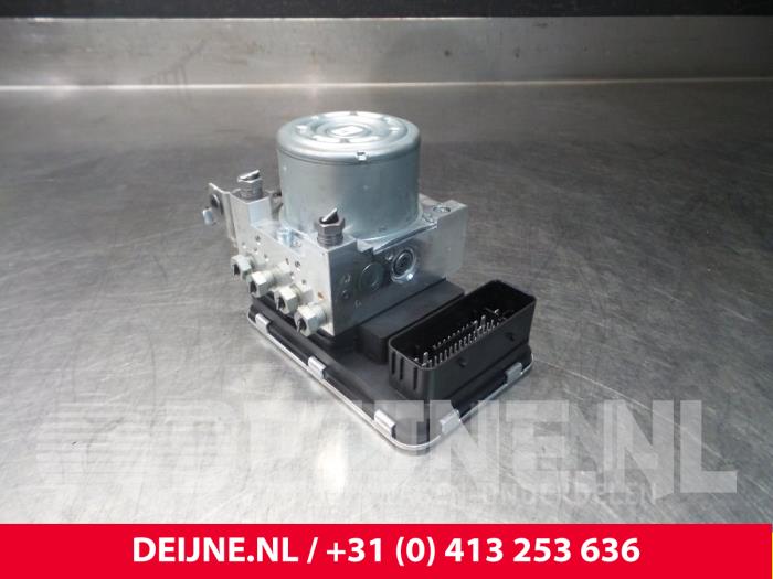 Usagé Bloc ABS Volvo V90 II (PW) 2.0 T4 16V Prix € 245,00 Règlement à la marge proposé par van Deijne Onderdelen Uden B.V.