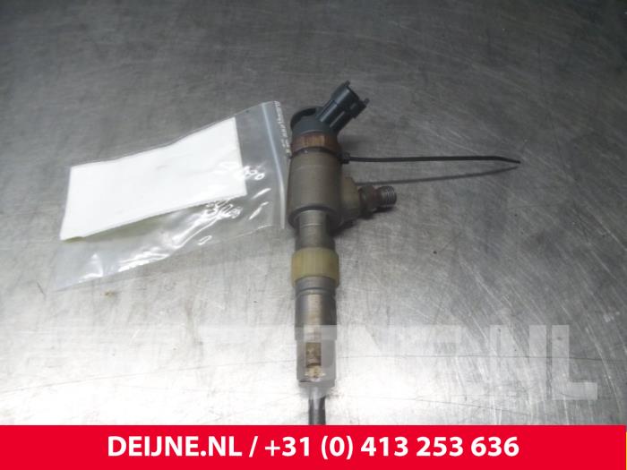 Usagé Injecteurs Volvo V40 Prix € 84,70 Prix TTC proposé par van Deijne Onderdelen Uden B.V.