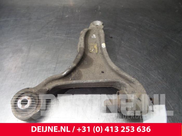 Front lower wishbone, left from a Volvo XC70 (SZ) XC70 2.4 D 20V 2006