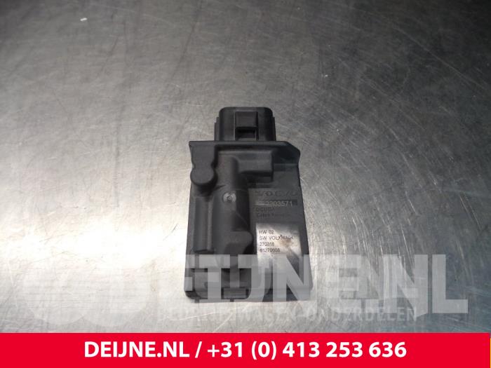 Module (miscellaneous) from a Volvo V90 II (PW) 2.0 T4 16V 2018