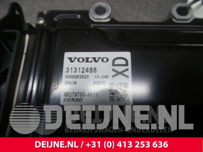 Engine management computer from a Volvo V70 (BW) 2.0 D4 16V 2015