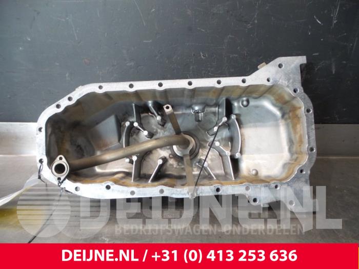 Usagé Couvercle carter Volvo V70 (GW/LW/LZ) 2.5 TDI Prix € 100,00 Règlement à la marge proposé par van Deijne Onderdelen Uden B.V.