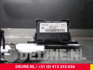 Usados Sensor de ángulo de dirección Volvo XC70 (SZ) XC70 2.4 D5 20V Precio € 75,00 Norma de margen ofrecido por van Deijne Onderdelen Uden B.V.