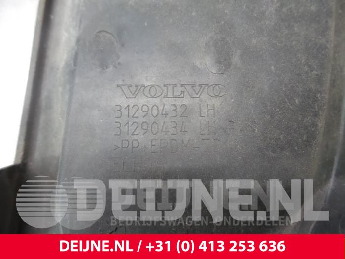 Stoßstangenrost van een Volvo XC60 I (DZ) 2.4 D3/D4 20V AWD 2013