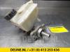 Master cylinder from a Volvo XC70 (SZ) XC70 2.5 T 20V 2005