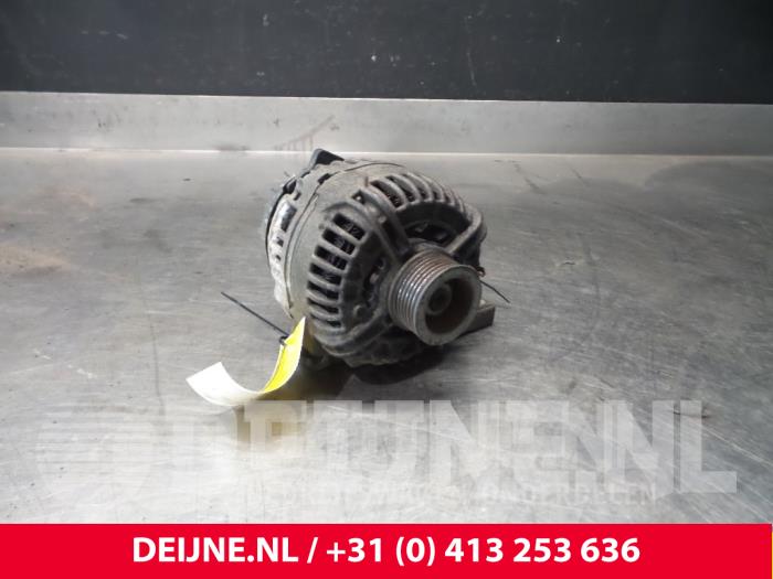 Usagé Dynamo Volvo V70 (SW) 2.5 R 20V Prix € 35,00 Règlement à la marge proposé par van Deijne Onderdelen Uden B.V.