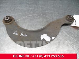 Usagé Bras de suspension haut arrière gauche Volvo V50 (MW) 1.8 16V Prix € 15,00 Règlement à la marge proposé par van Deijne Onderdelen Uden B.V.