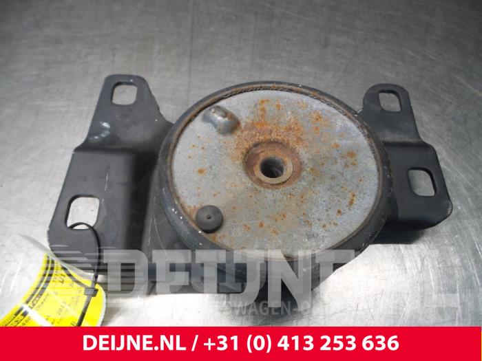 Used Engine mount Volvo V40 (MV) 2.0 D4 20V Price € 25,00 Margin scheme offered by van Deijne Onderdelen Uden B.V.