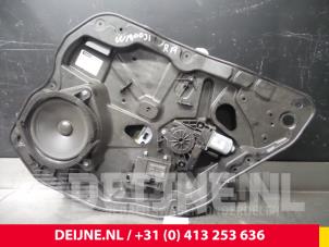 Używane Mechanizm szyby prawej tylnej wersja 4-drzwiowa Volvo V70 (BW) 2.0 D3 16V Cena € 45,00 Procedura marży oferowane przez van Deijne Onderdelen Uden B.V.