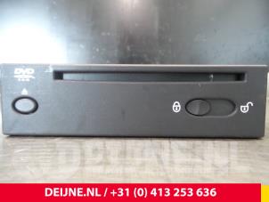 Usagé Lecteur DVD Volvo V70 (BW) 2.4 D 20V Prix sur demande proposé par van Deijne Onderdelen Uden B.V.