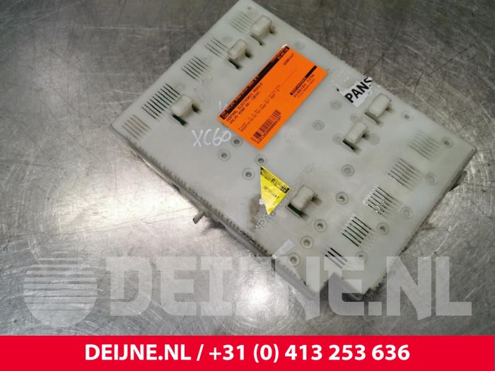 Central electronic module from a Volvo XC60 I (DZ) 2.4 D5 20V 205 AWD 2010