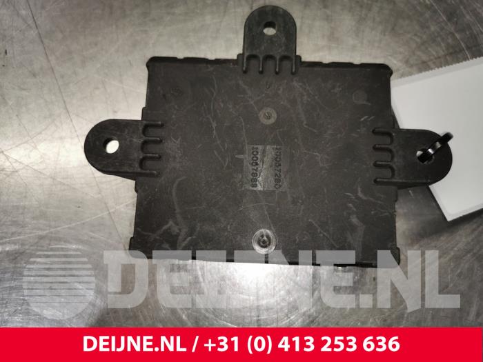 Central electronic module from a Volvo XC60 I (DZ) 2.4 D5 20V AWD Geartronic 2012