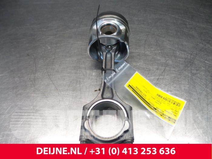 Gebrauchte Pleuelstange Volvo V40 (MV) 2.0 D3 20V Preis € 120,00 Margenregelung angeboten von van Deijne Onderdelen Uden B.V.