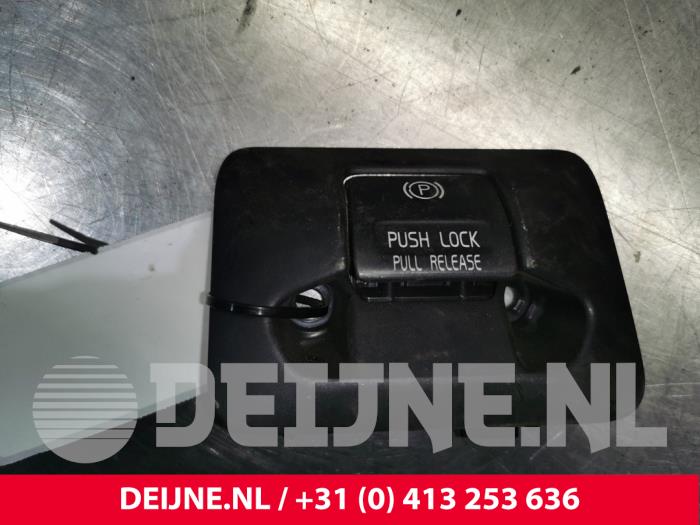 Gebrauchte Handbremse Schalter Volvo S60 II (FS) 1.6 T3 16V Preis € 15,00 Margenregelung angeboten von van Deijne Onderdelen Uden B.V.