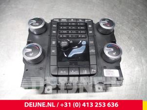 Gebrauchte Heizung Bedienpaneel Volvo S80 (AR/AS) 2.4 D5 20V Autom. Preis € 60,00 Margenregelung angeboten von van Deijne Onderdelen Uden B.V.