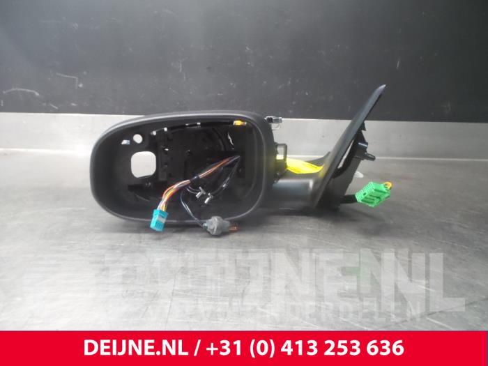 Wing mirror, left from a Volvo V70 2008