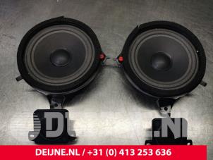 New Speaker Volvo V70 (GW/LW/LZ) 2.5 T Turbo 20V Price € 72,60 Inclusive VAT offered by van Deijne Onderdelen Uden B.V.
