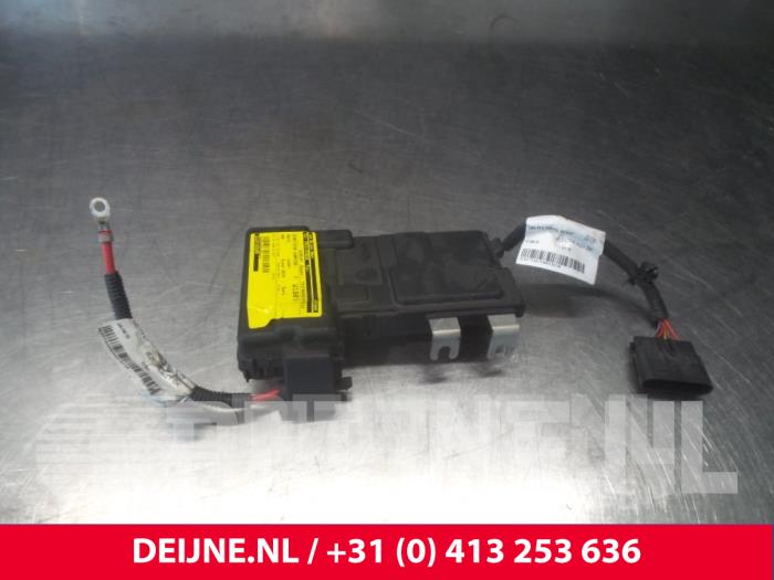 Usagé Ordinateur marche-arrêt Volvo V60 I (FW/GW) 1.6 DRIVe Prix € 40,00 Règlement à la marge proposé par van Deijne Onderdelen Uden B.V.