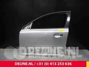 Gebrauchte Tür 4-türig links vorne Volvo V70 (BW) 2.4 D 20V Preis € 200,00 Margenregelung angeboten von van Deijne Onderdelen Uden B.V.