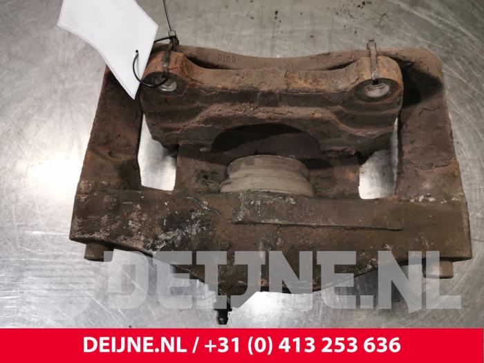 Gebrauchte Bremszange rechts vorne Volvo XC90 I 3.2 24V Preis € 30,00 Margenregelung angeboten von van Deijne Onderdelen Uden B.V.