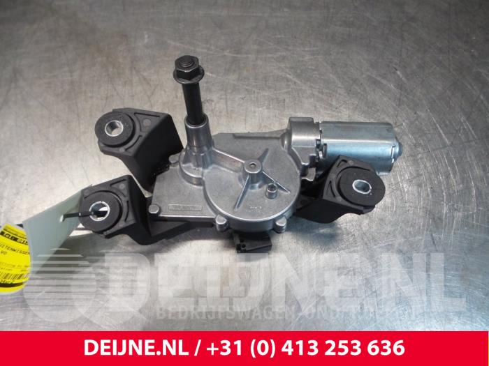 Rear wiper motor from a Volvo V90 II (PW) 2.0 D5 16V AWD 2018
