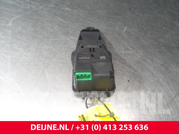 Bremsassistent Sensor van een Volvo V70 (BW) 2.0 D3 16V 2015