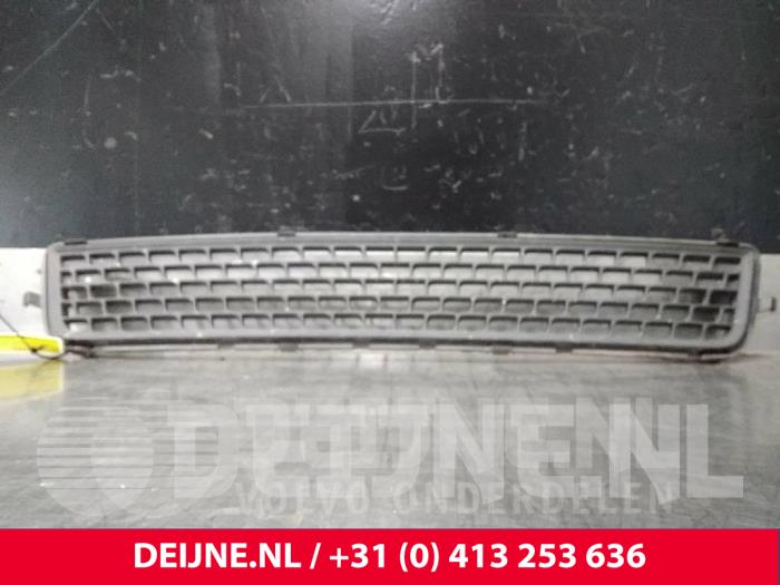 Bumper grille from a Volvo V70 (BW) 1.6 DRIVe 16V 2009