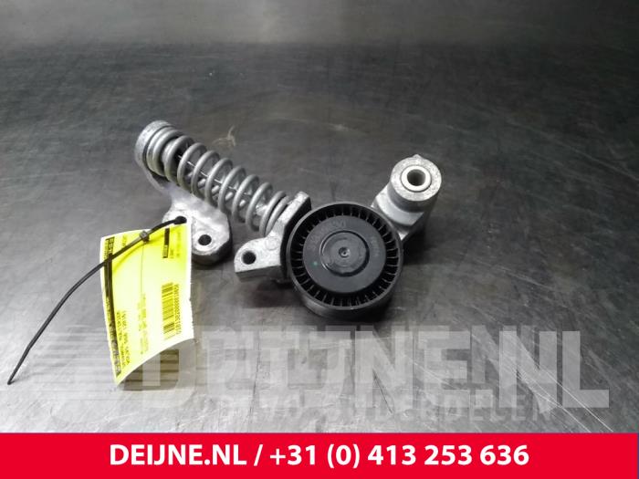Usados Rodillo tensor correa múltiple Volvo S60 II (FS) 2.0 T3 16V Precio € 30,00 Norma de margen ofrecido por van Deijne Onderdelen Uden B.V.