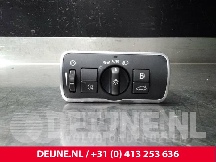 Interruptor de luz de un Volvo V60 I (FW/GW) 2.4 D6 20V Plug-in Hybrid AWD 2013