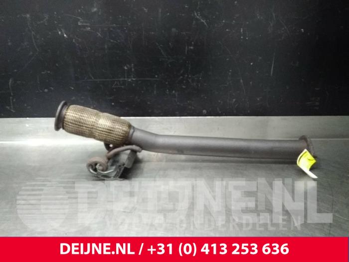 Usagé Tube échappement avant Volvo S80 (AR/AS) 2.4 D5 20V Autom. Prix € 45,00 Règlement à la marge proposé par van Deijne Onderdelen Uden B.V.