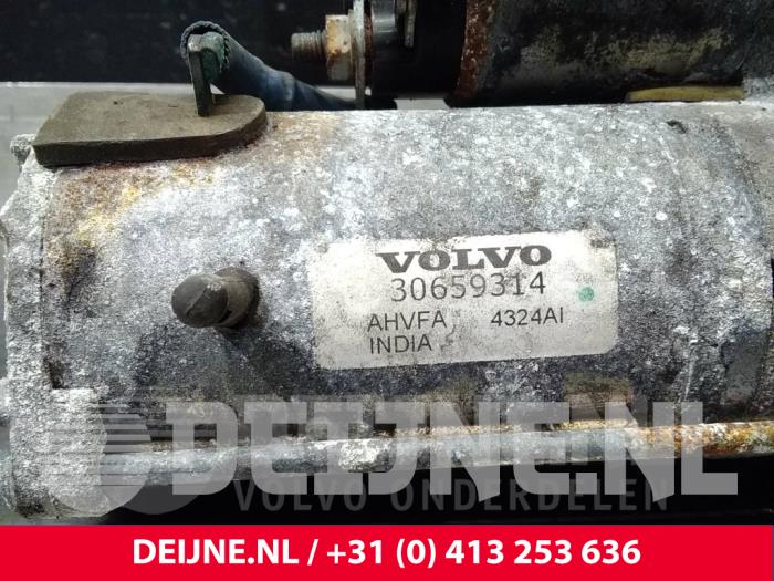 Starter from a Volvo S80 (AR/AS) 2.4 D5 20V Autom. 2015