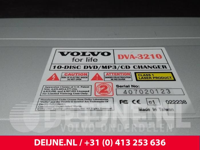Używane Zmieniarka CD Volvo XC90 I 2.9 T6 24V Cena € 50,00 Procedura marży oferowane przez van Deijne Onderdelen Uden B.V.
