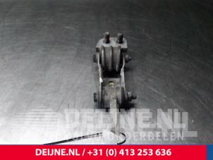 Usados Soporte de motor Volvo V70 (SW) 2.5 T 20V Precio € 25,00 Norma de margen ofrecido por van Deijne Onderdelen Uden B.V.