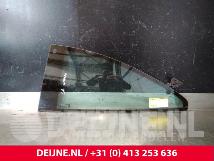 Usados Ventanilla triangular izquierda detrás Volvo C70 (NK) 2.5 Turbo LPT 20V Precio € 40,00 Norma de margen ofrecido por van Deijne Onderdelen Uden B.V.