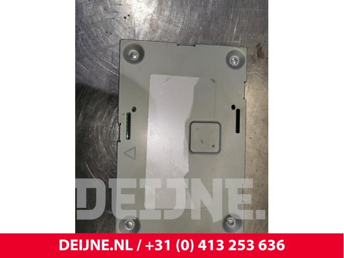 Używane Modul radiowy Volvo S80 (AR/AS) 2.4 D5 20V Autom. Cena € 50,00 Procedura marży oferowane przez van Deijne Onderdelen Uden B.V.
