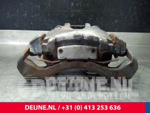 Used Front brake calliper, left Volvo V70 (BW) 2.4 D5 20V AWD Price € 50,00 Margin scheme offered by van Deijne Onderdelen Uden B.V.