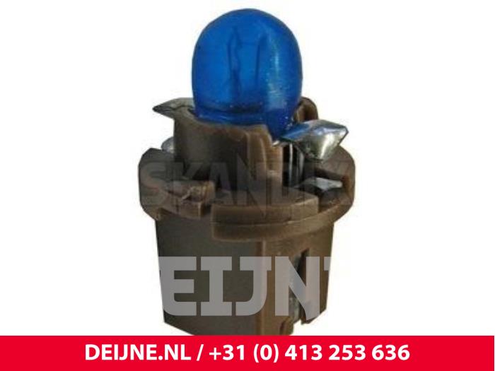 Nowe Lampa Volvo S40 (VS) 1.6 16V Cena € 12,10 Z VAT oferowane przez van Deijne Onderdelen Uden B.V.