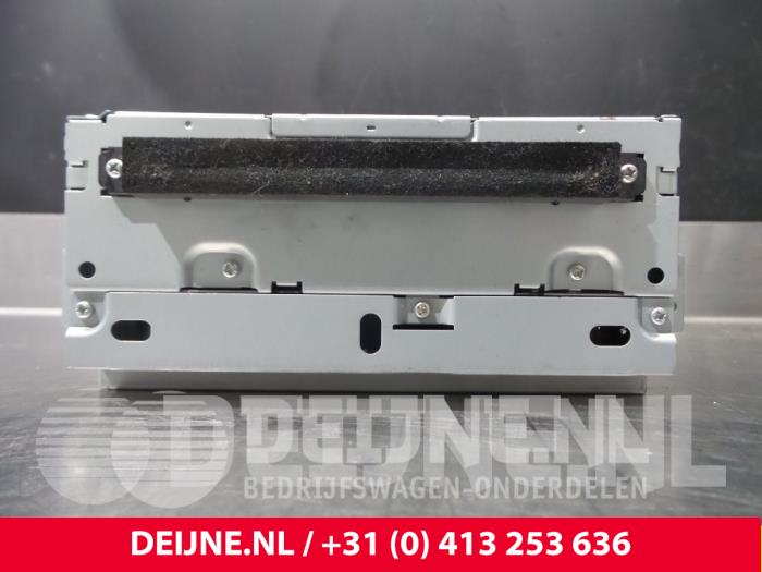 Gebrauchte CD Spieler Volvo V70 (BW) 2.0 D3 20V Preis € 60,00 Margenregelung angeboten von van Deijne Onderdelen Uden B.V.